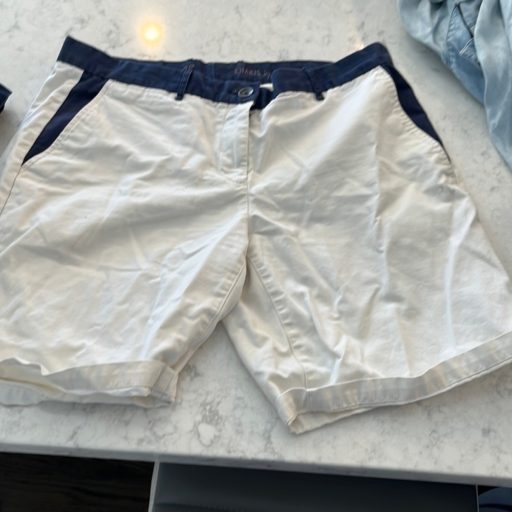 Gap boyfriend roll up white with blue trim